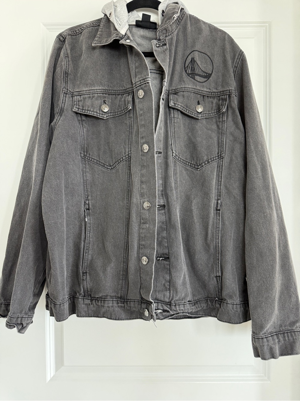 Golden State Warriors Gray Washed Denim Jacket with Hood and Embroidered Logo